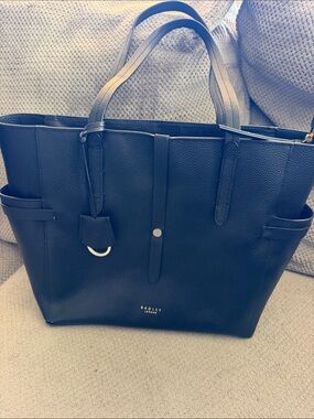 RADLEY LONDON Black Pebbled Leather Tote with Exterior Pockets
